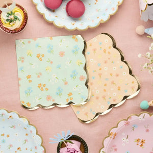 Pack of 16 floral lunch napkins with gold scalloped edges for tea party table decor