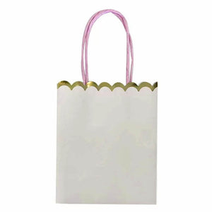 Scalloped edge pastel gift bags set