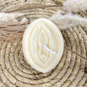 Handmade 3D Sexy Pussy Soy Candle - Cucumber, Ginger & Mint