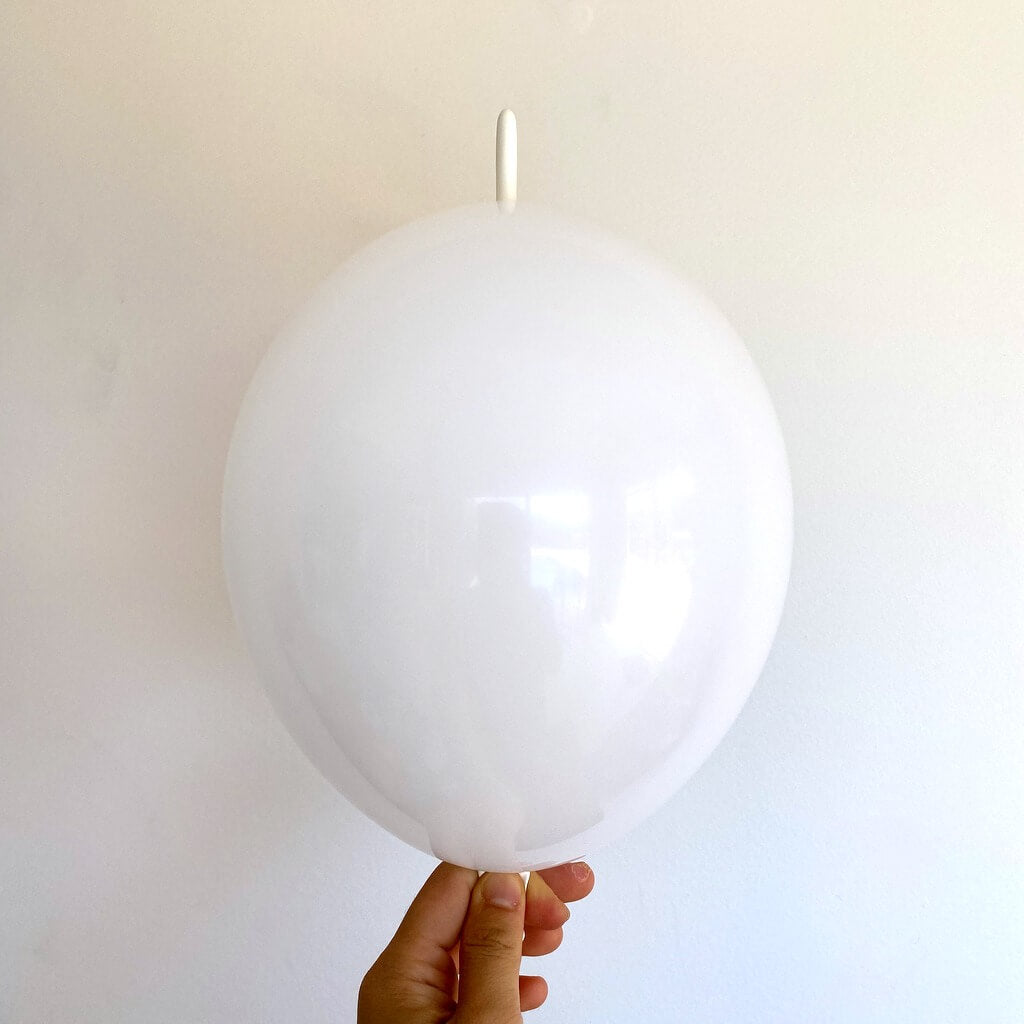 10-inch Linking Tail Latex Balloons 10pk white
