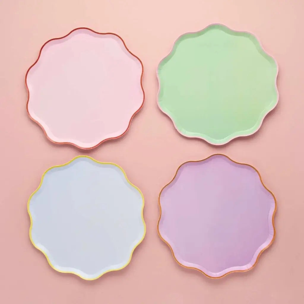 Pack of 8 colourful scalloped edge paper plates for party tables