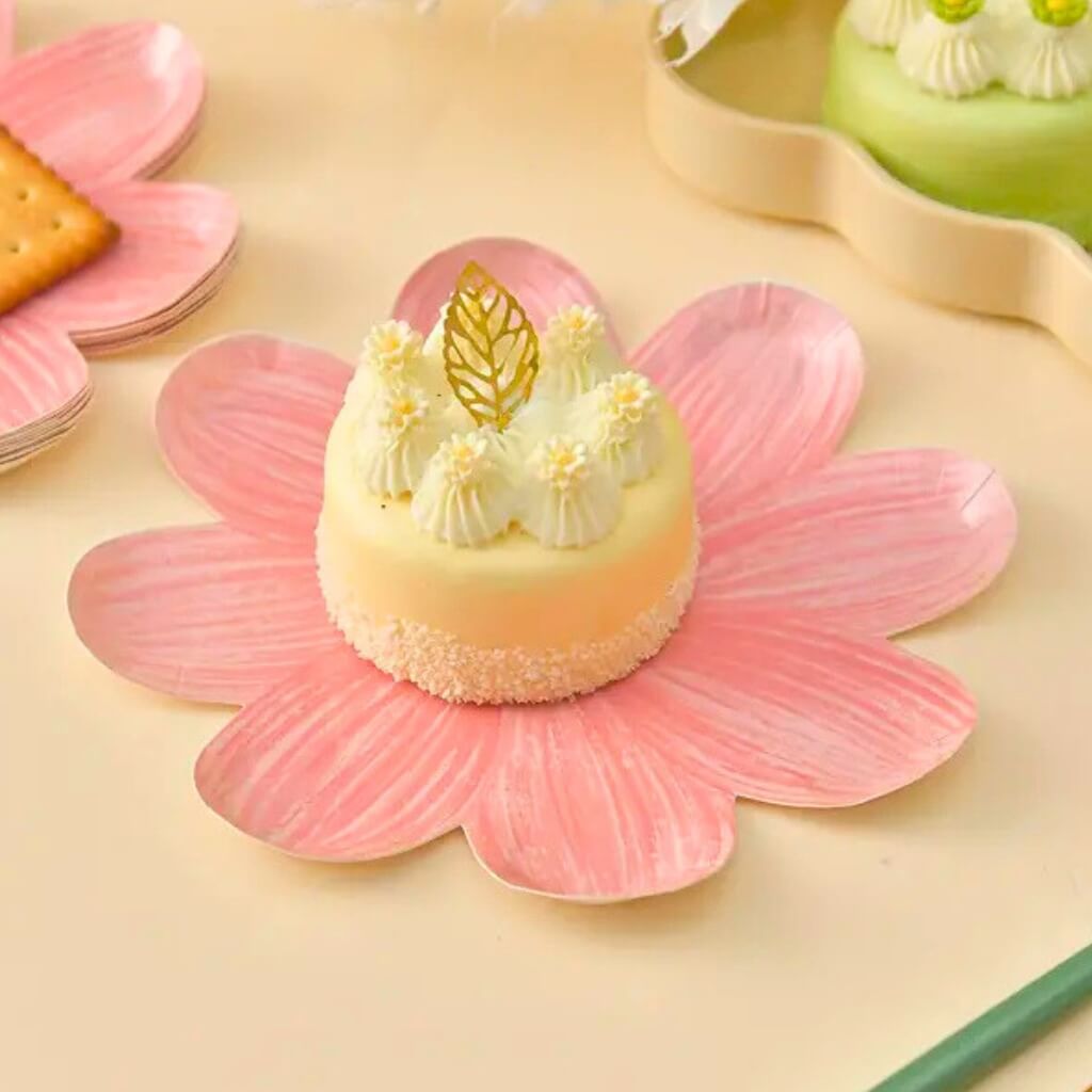 Brushed Baby Pink Daisy Paper Plates 17cm 10pk