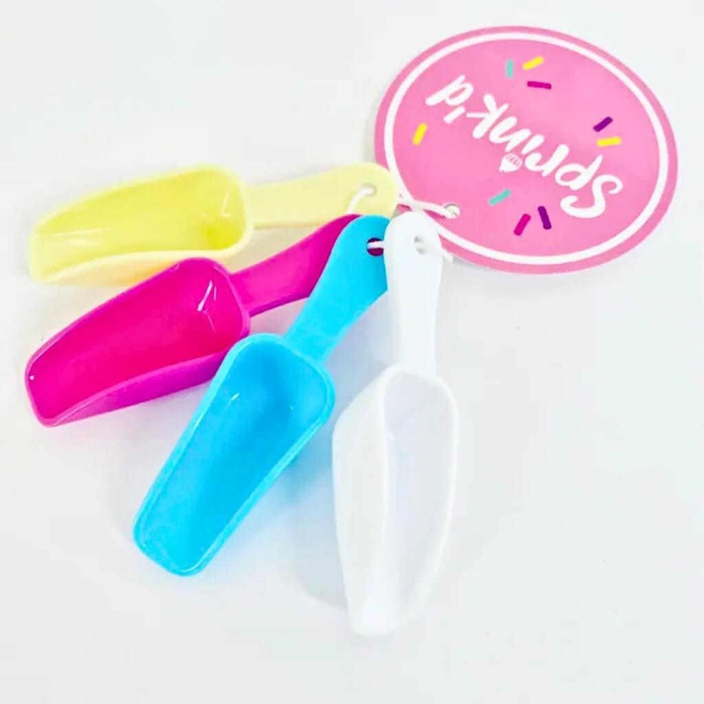 Baking scoops for sprinkles and toppings