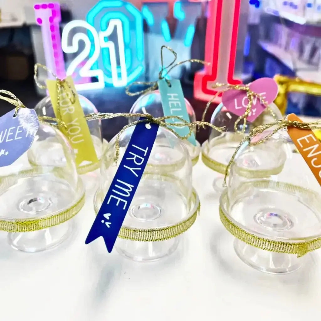 Clear plastic cupcake dome stands for party favours