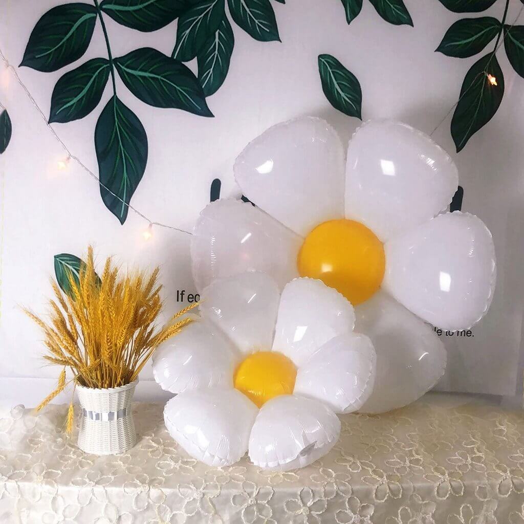 Giant White Daisy Shaped Foil Balloon