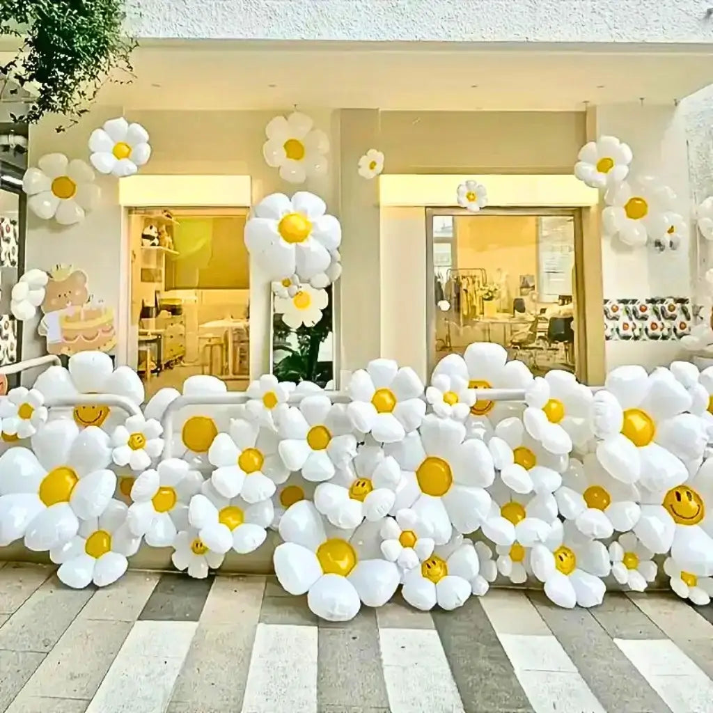 Giant Smiling Face White Daisy Shaped Foil Balloon