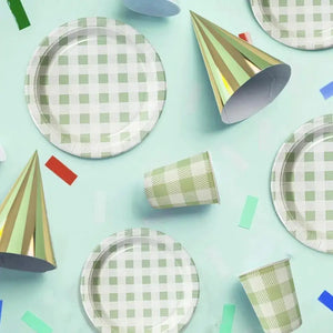 Green Gingham Paper Plates 23cm 20pk