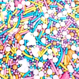 Gold horn and unicorn-shaped sprinkles for dessert décor
