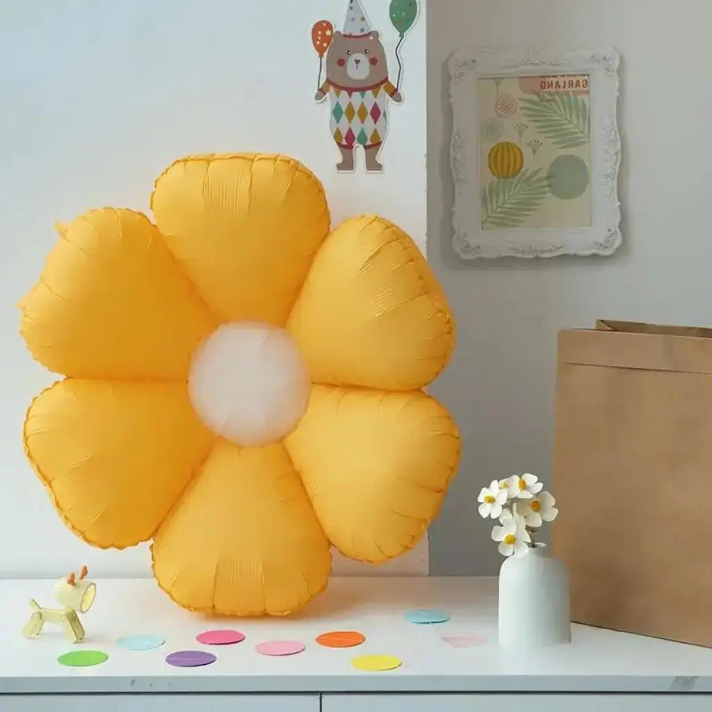 Matte Retro Yellow Daisy Flower Foil Balloon