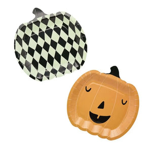 Pumpkin shaped disposable paper plates for Halloween parties