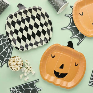 Retro Halloween pumpkin shaped paper plates 22cm pack of 8