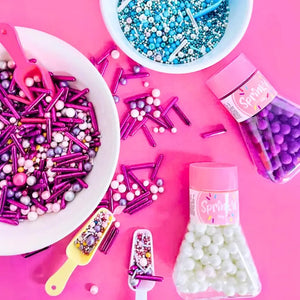Mini plastic scoops for cake decorating