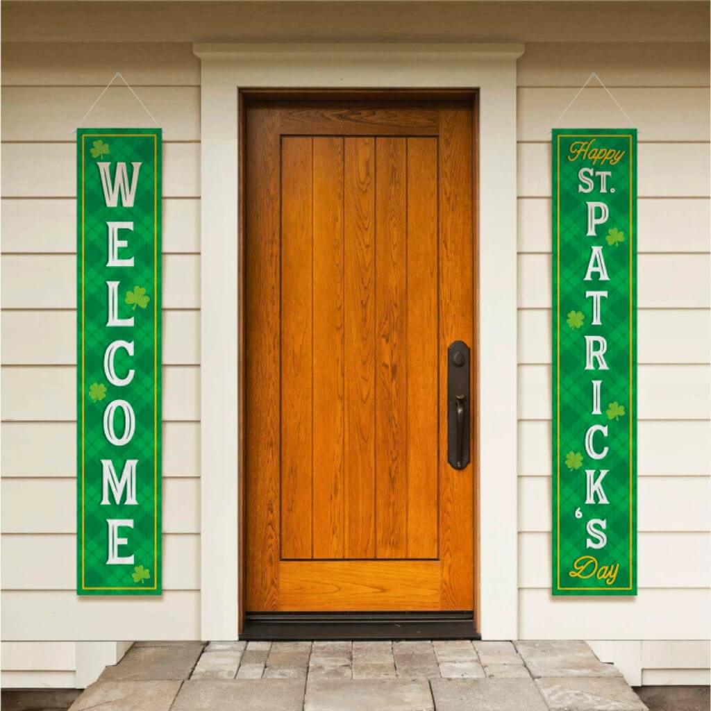 Green St Patrick’s Day welcome door banners with shamrocks