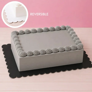 Papyrus reversible white and black scalloped cake board