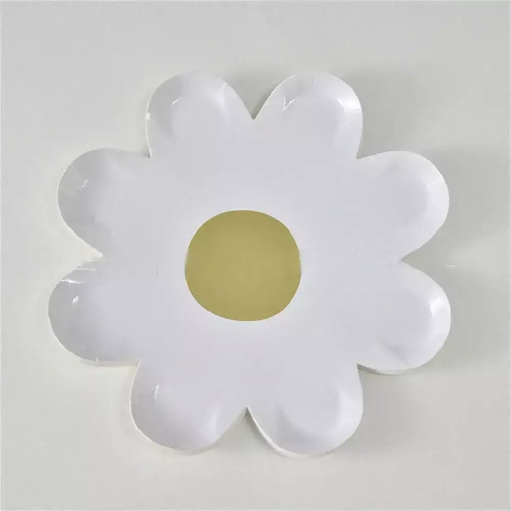 White Daisy Paper Plates 17cm 10pk