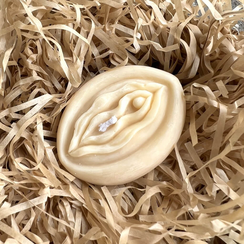 Australian Handcrafted 3D Sexy Ivory Pussy Soy Candle - Coconut & Lime