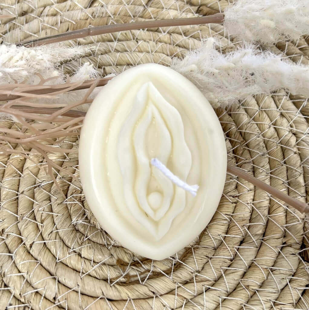 Handmade 3D Sexy Pussy Soy Candle - Cucumber, Ginger & Mint