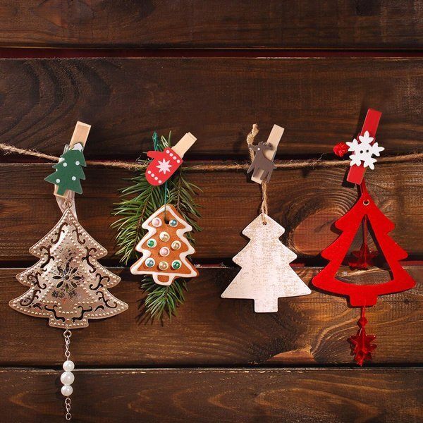 Christmas Wooden Photo Hanging Peg 24 Pack - Xmas Card Holders, Photo Clips, Xmas Hanging Decorative Ornaments