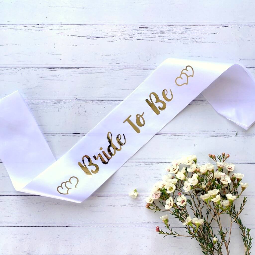 White Bride To Be w Heart Hen Party Satin Sash