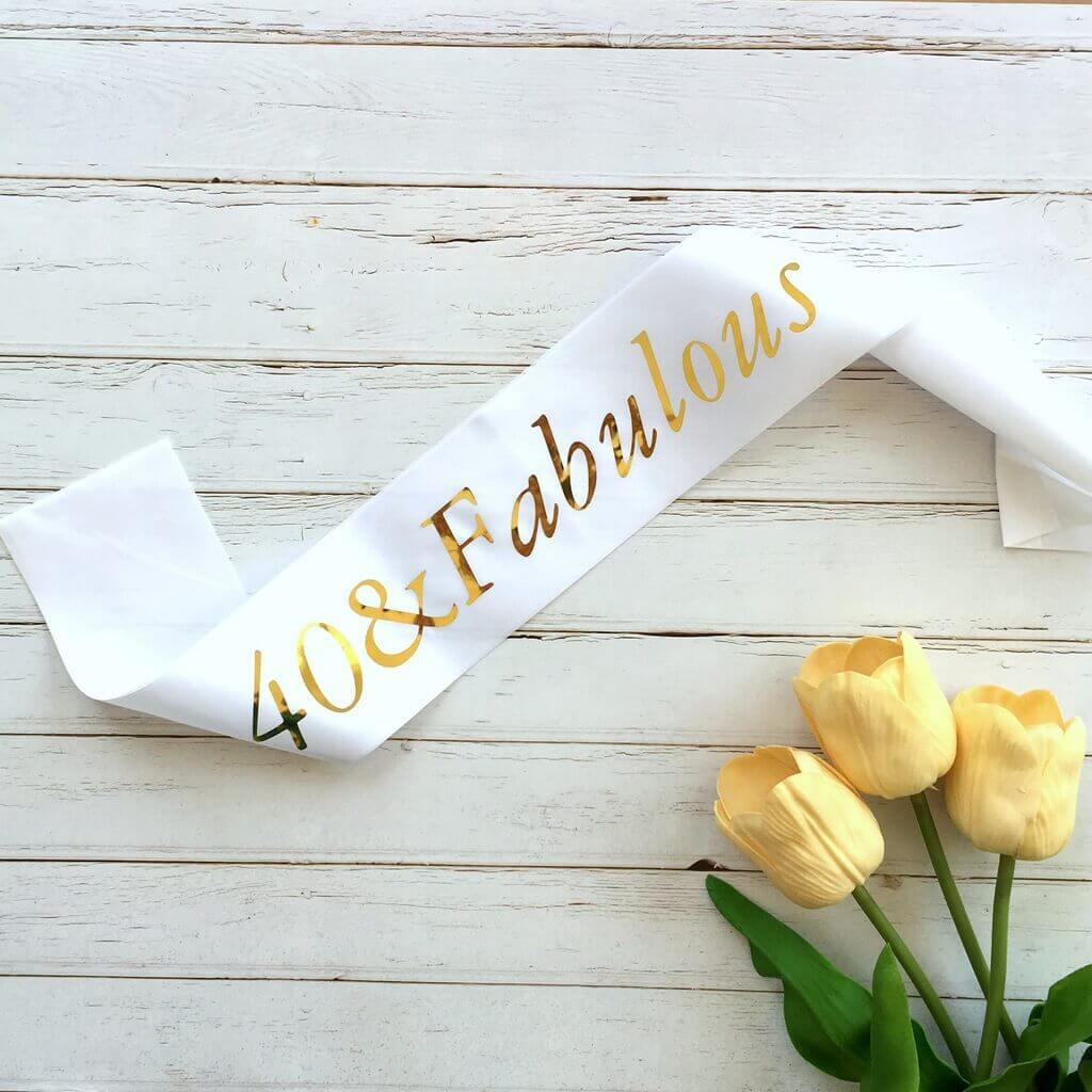 Online Party Supplies Gold Foil '40 & Fabulous' White Satin Party Sash Happy Milestone 40th Fortieth Birthday Girl Outfit