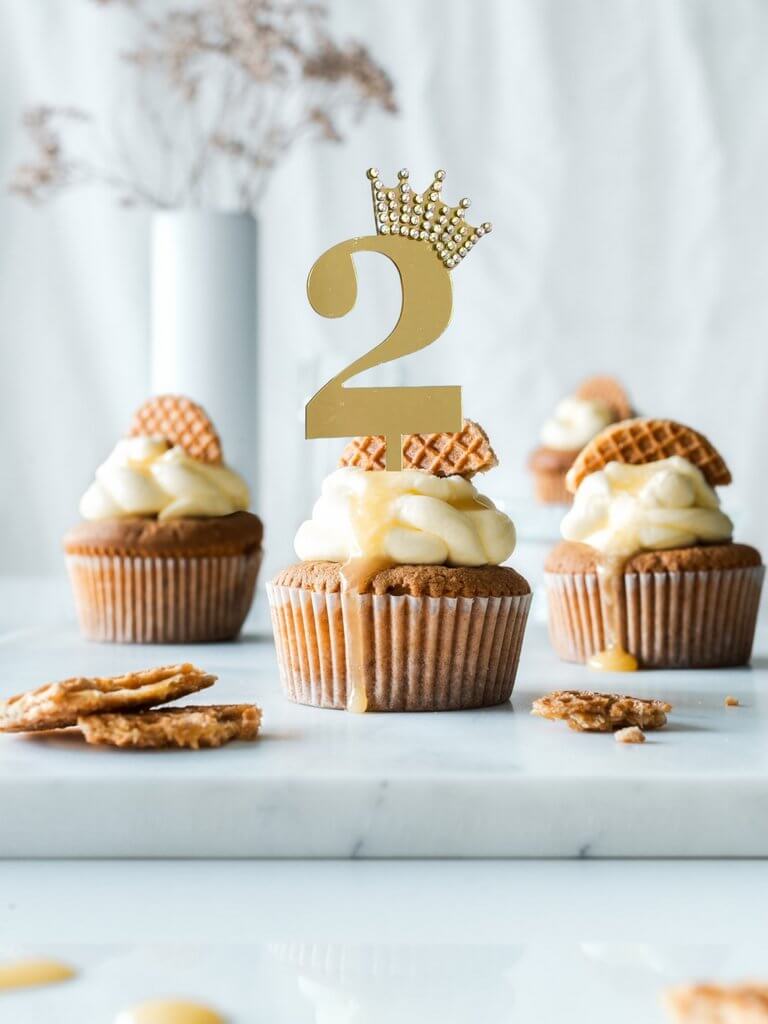 Gold Mirror Acrylic Number 2 Rhinestone Crown Cake Topper